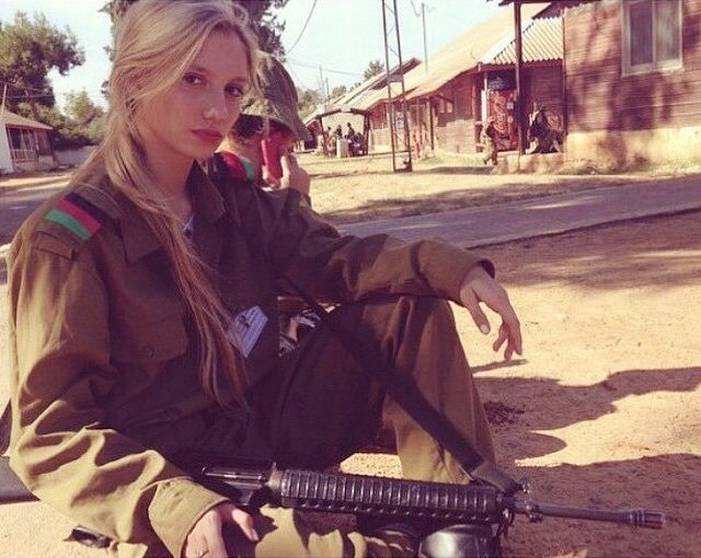 Самая красивая девушка армии Израиля