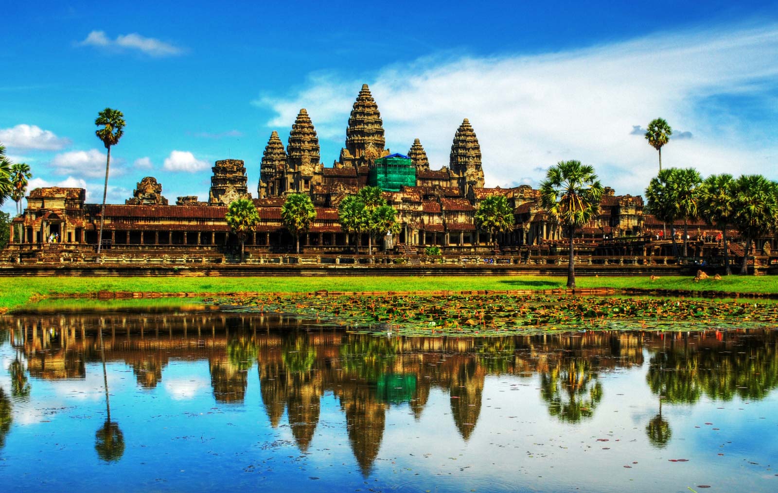Храм Ангкор-Ват (город-храм) в Камбодже