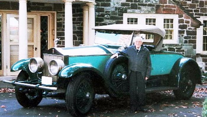 98-летний американец 80 лет проездил на своем любимом Rolls-Royce