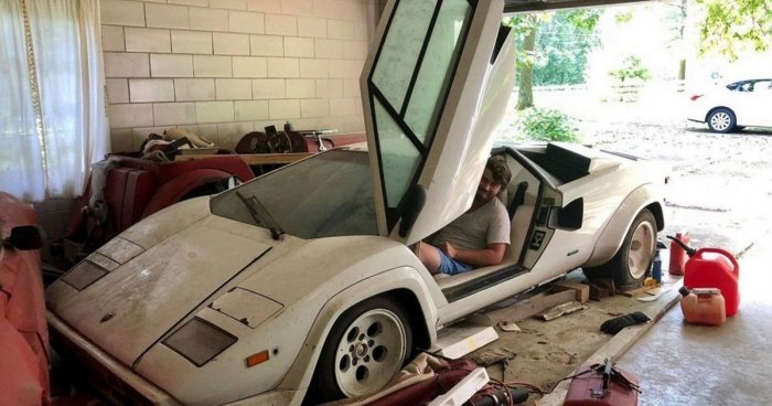 Парень нашел редкий Lamborghini в гараже у Бабушки